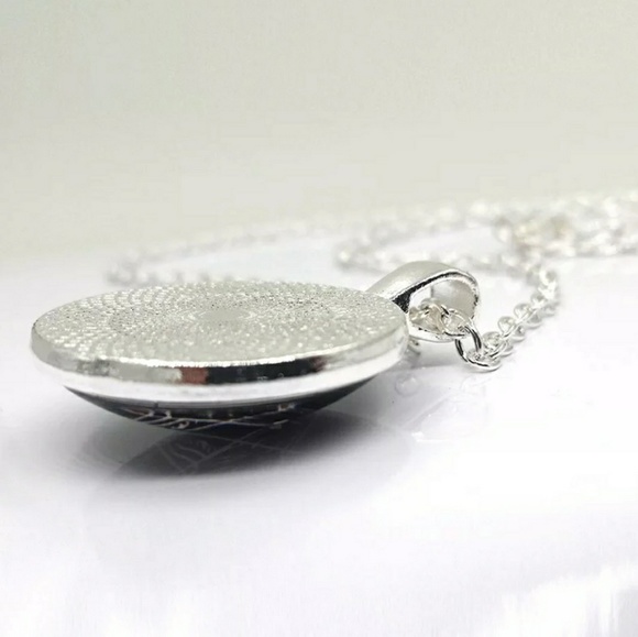 Beautiful Memorial Keepsake Necklace - Picture 2 of 2